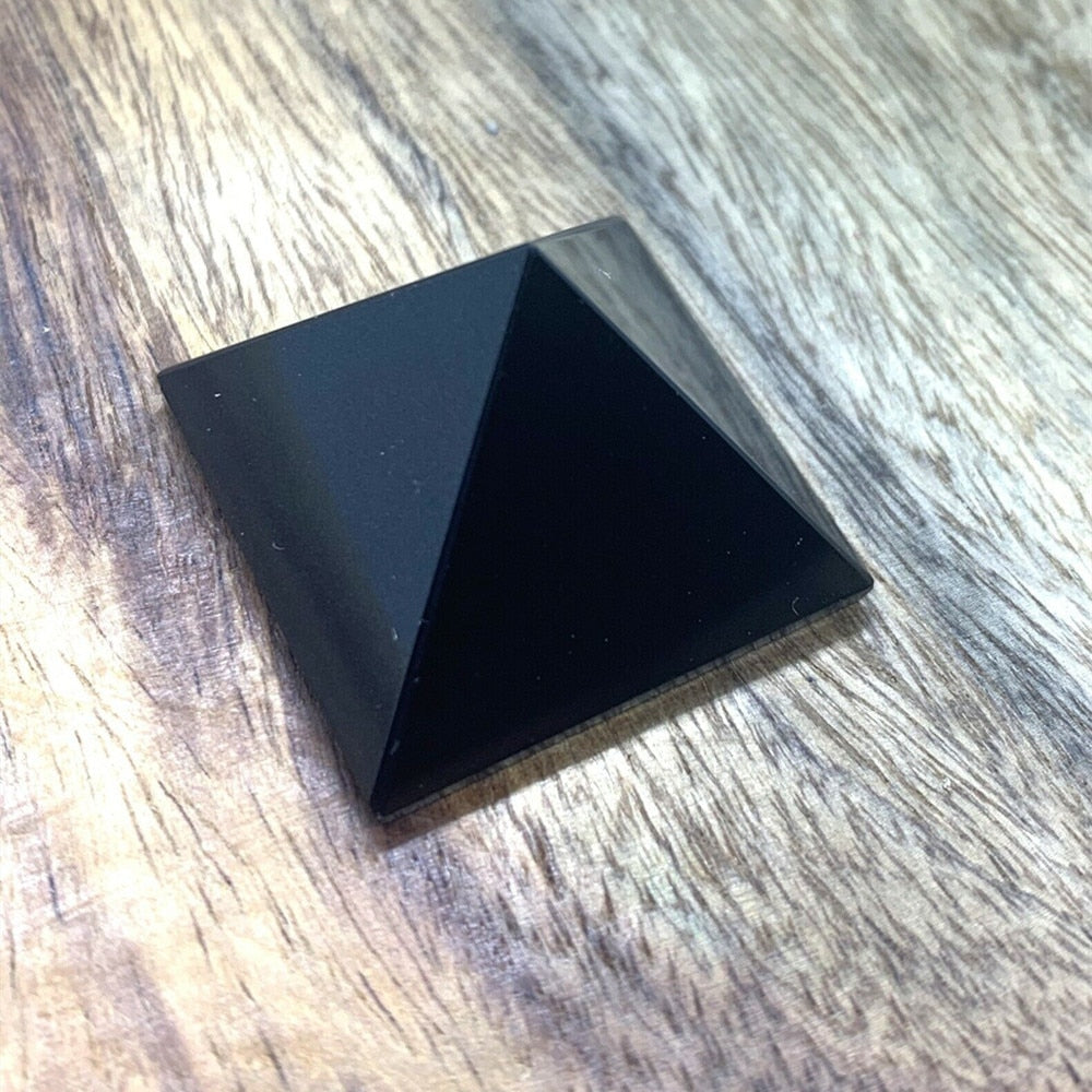 Natural Mineral Black Tourmaline Crystal Point Healing Pyramid Natural Mineral Triangled Crystal Point 4-10cm